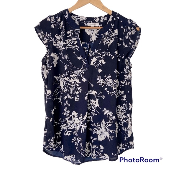 MANDEE NAVY/WHITE FLORAL VNECK TOP/BLOUSE WITH TULIP CAP SLEEVES,MEDIUM - Picture 1 of 12
